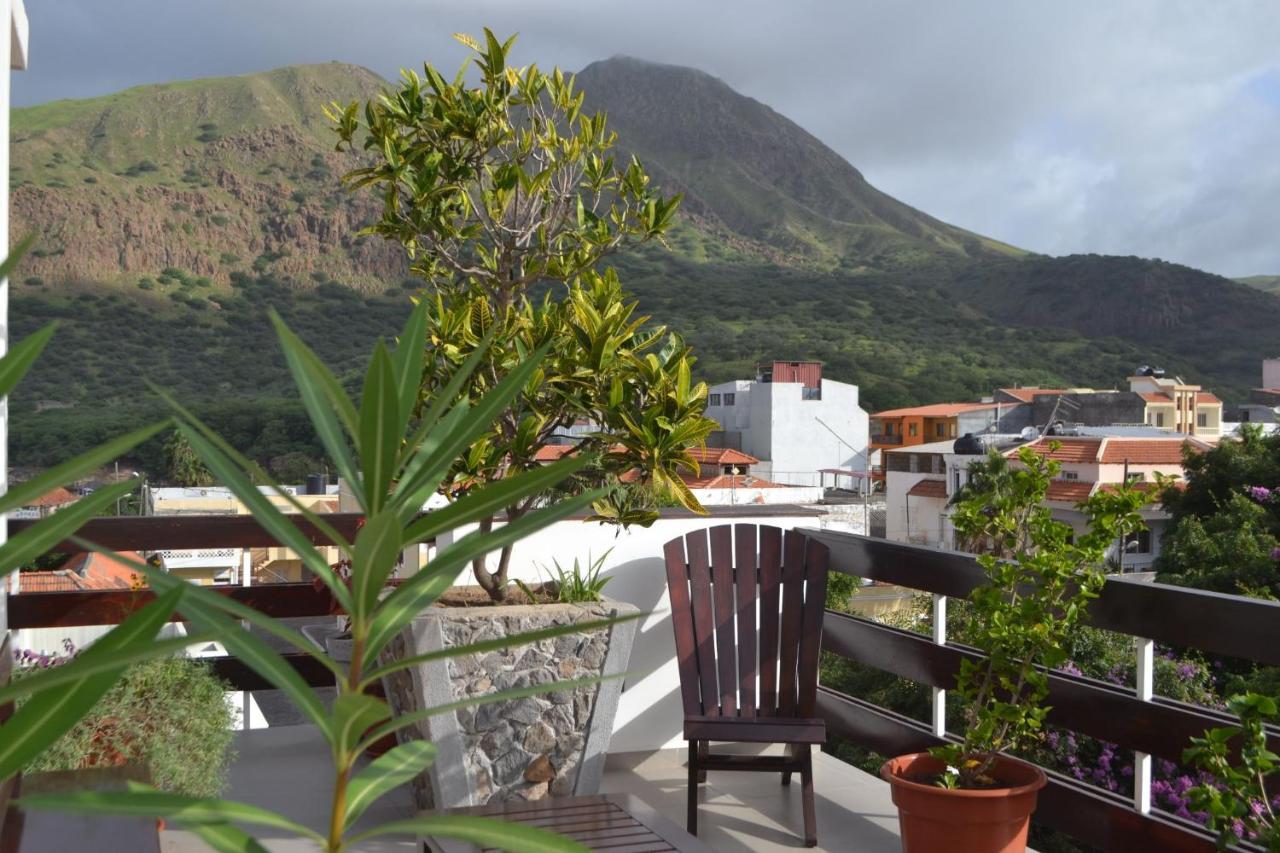 Hotel Viajante Tarrafal  Buitenkant foto