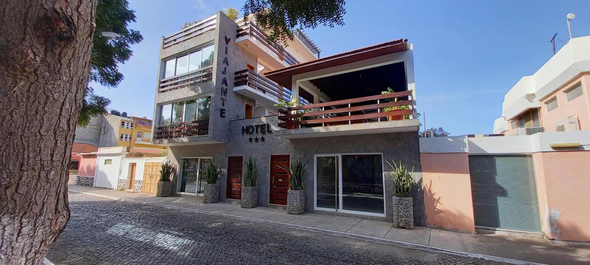 Hotel Viajante Tarrafal  Buitenkant foto