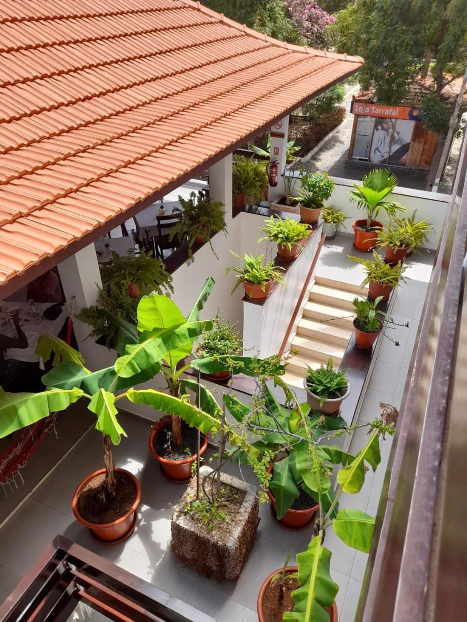 Hotel Viajante Tarrafal  Buitenkant foto
